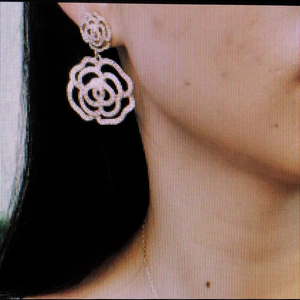 New Kate Spade Pave& Gold Plated Flower Earrings - Picture 3 of 3